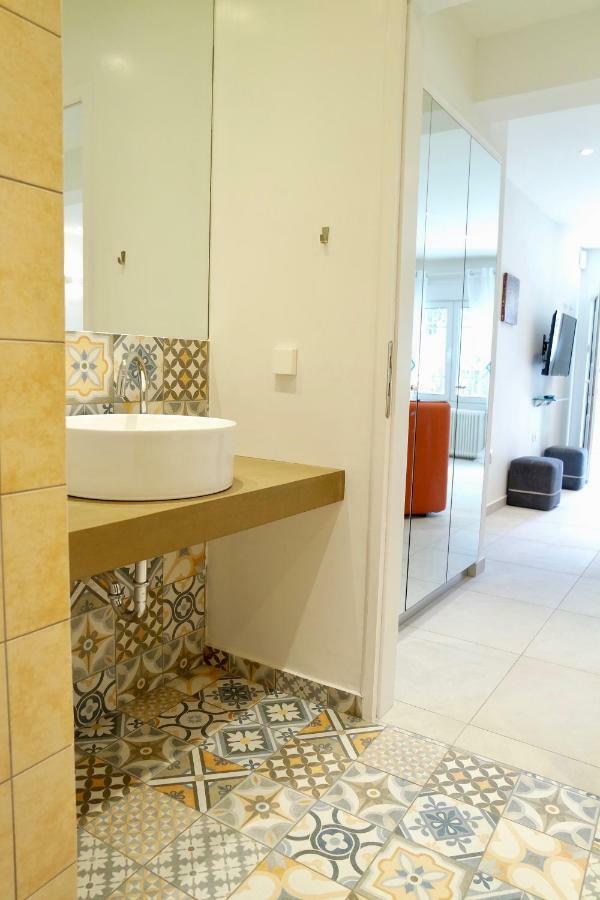 Hilton Area • Renovated Apt in central area Atena Exterior foto