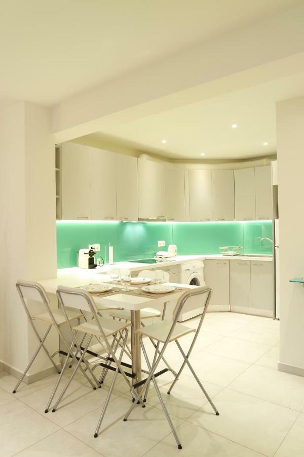 Hilton Area • Renovated Apt in central area Atena Exterior foto